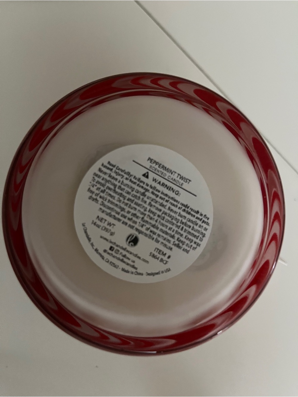 Sterling Home “Peppermint Twist” Holiday Candle - New - 14oz - Picture 3 of 3